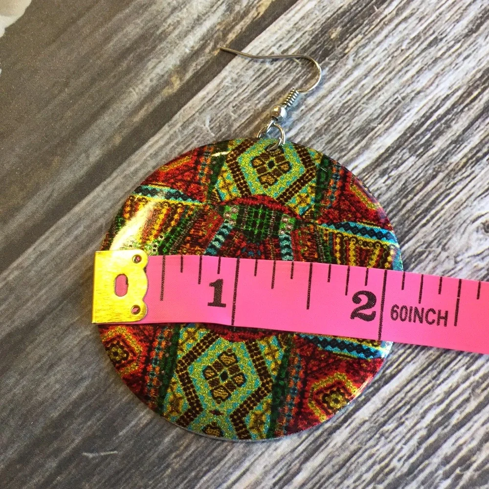 Patterned disc earrings